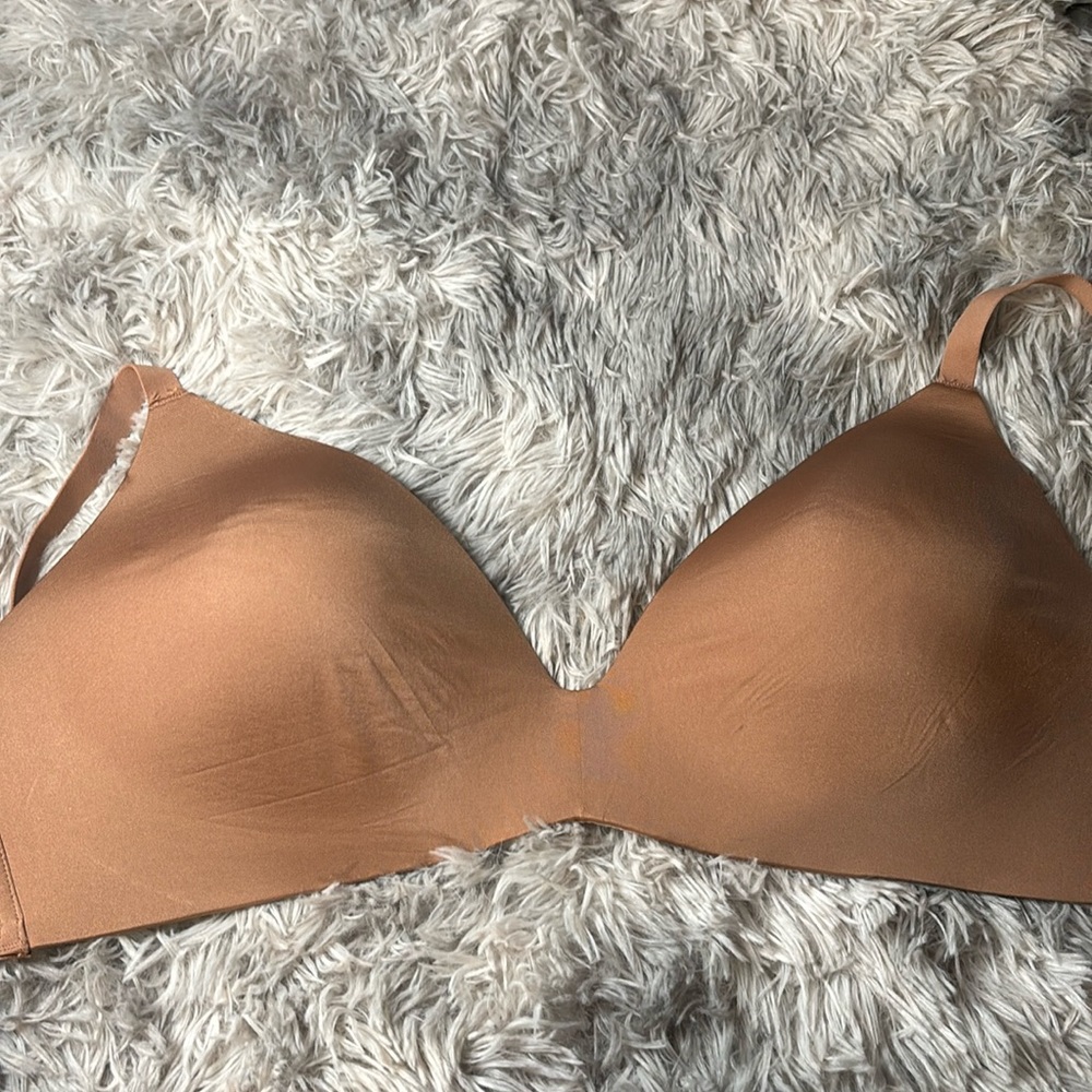 SKIMS Smooth Molded T-Shirt Bra in Tan